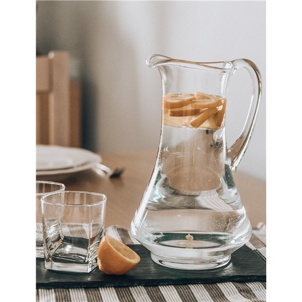 Elegancki dzbanek na zimne napoje