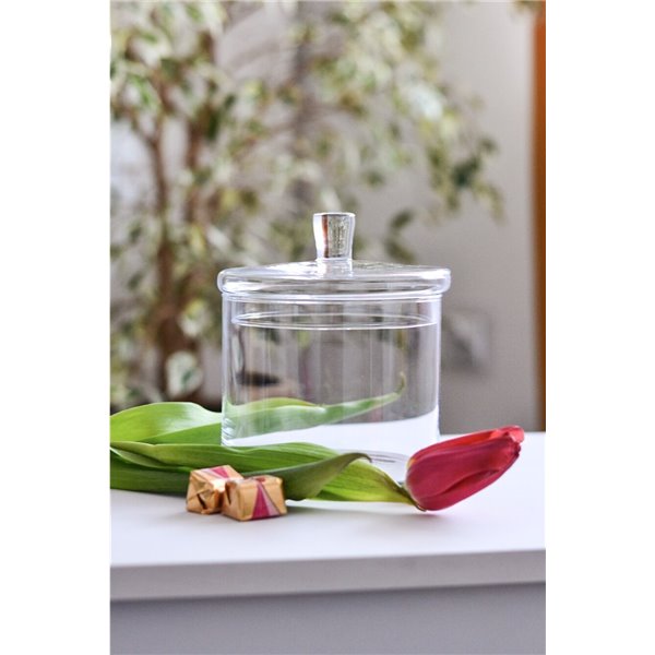 Szklana bombonierka z pokrywką